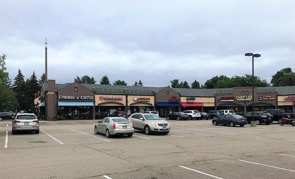 Oakwood Square: 1400 County Rd 101 N, Plymouth, MN 55447